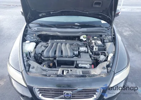 2010 Volvo S40 2.4I from USA, damaged, VIN YV1382MS5A2502225